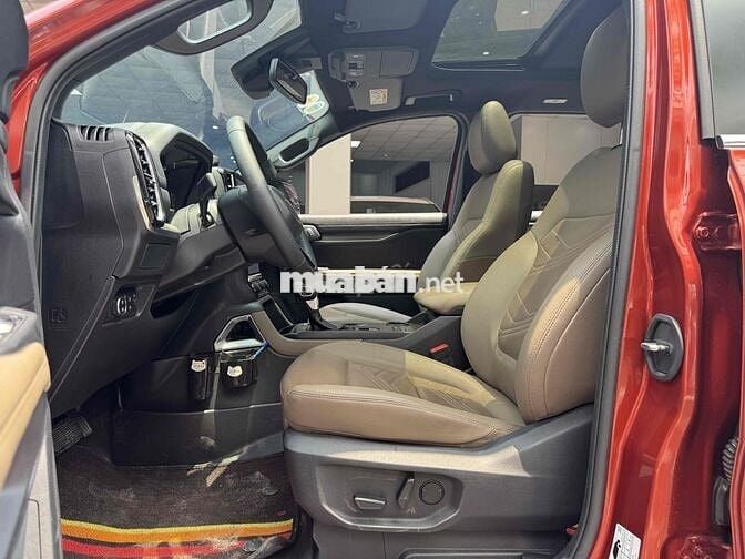 CẦN BÁN FORD EVEREST TITANMIUM 4x2 MODEL 2023