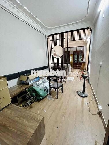 “Cho thuê nhà 2 tầng 68m² đủ đồ – Gần ĐH Thương Mại & Sân Khấu Điện Ản