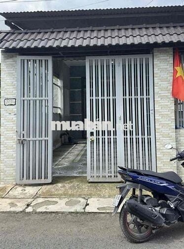 Cho thuê nhà 2PN, Sân đậu Ôtô gần tiểu học Xuân Thới Thượng