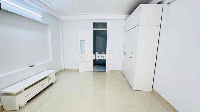 Cần bán nhà phố Khương Hạ – DT:30m²– Ngõ thông – Gần hồ điều h