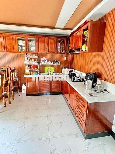 CẦN BÁN NHÀ HẺM TẶNG NỘI THẤT CAO CẤP