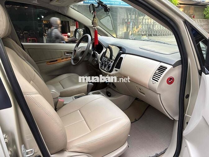 Toyota Innova 2008 V - 180 km