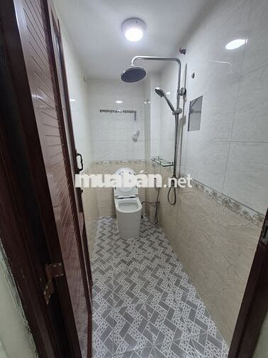 NHÀ BẾN VÂN ĐỒN Q4- SÁT MT- 20m2 - 3 LẦU- GIÁ 3 TỶ NHỈNH