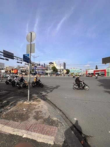 Chỉ nhỉnh 4 tỷ Có ngay nhà 4.05×12.20m sát KCN TÂN BÌNH sân bay, ST