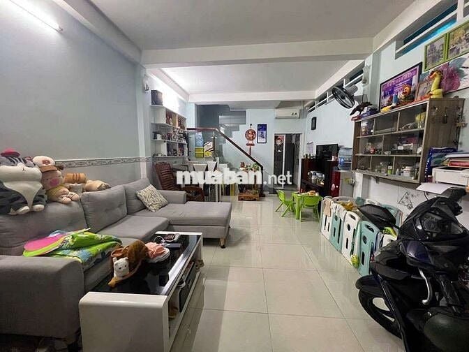 Bán nhà hai mặt hẻm thông đg Dương Bá Trạc P2 Q8
