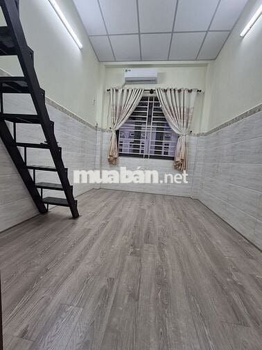 NHÀ BẾN VÂN ĐỒN Q4- SÁT MT- 20m2 - 3 LẦU- GIÁ 3 TỶ NHỈNH