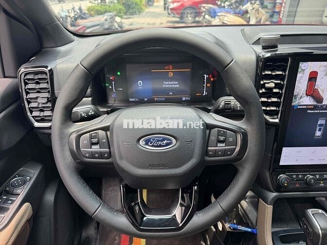 CẦN BÁN FORD EVEREST TITANMIUM 4x2 MODEL 2023