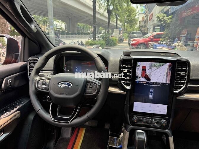 CẦN BÁN FORD EVEREST TITANMIUM 4x2 MODEL 2023
