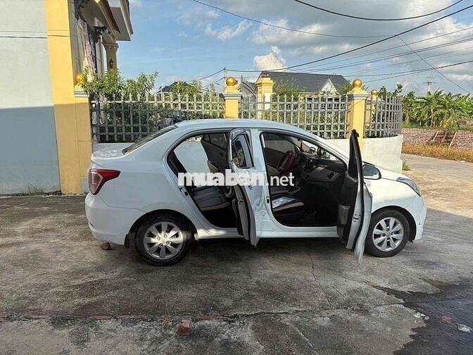 Hyundai Grand i10 2015 Sedan 1.2 MT - 90000 km