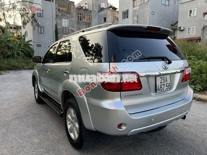 Toyota Fortuner 2.7V 4x4 AT 2011