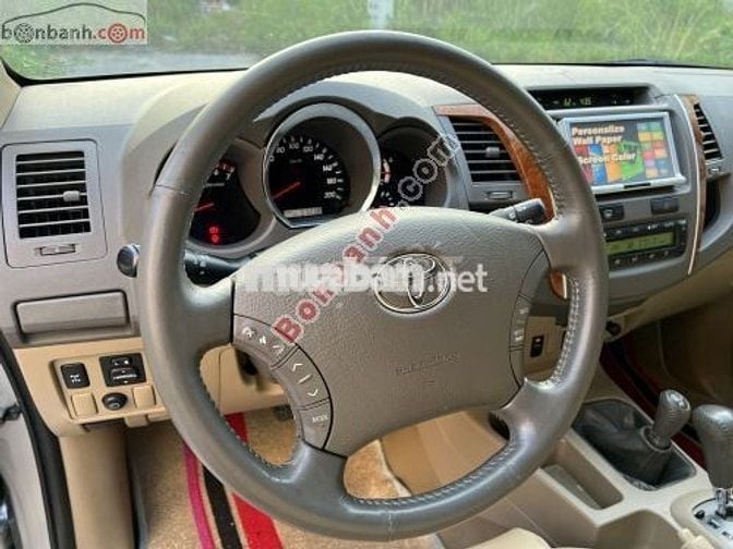 Toyota Fortuner 2.7V 4x4 AT 2011
