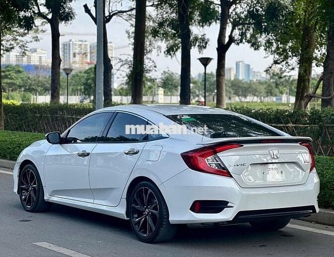 Honda Civic 2020 RS 1.5 AT mới đẹp