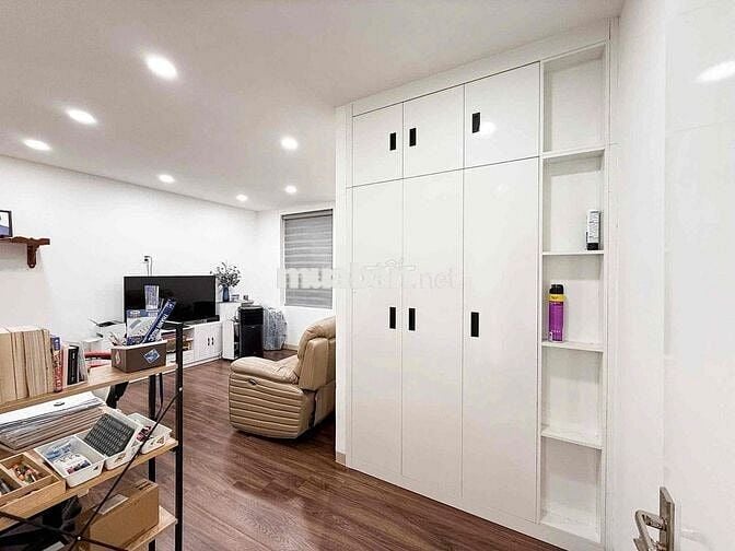 SIÊU PHẨM - DÒNG TIỀN SÁT QUẬN 1  - 7,6/9 x 11 - 90m2 đất - 10 PN - 10