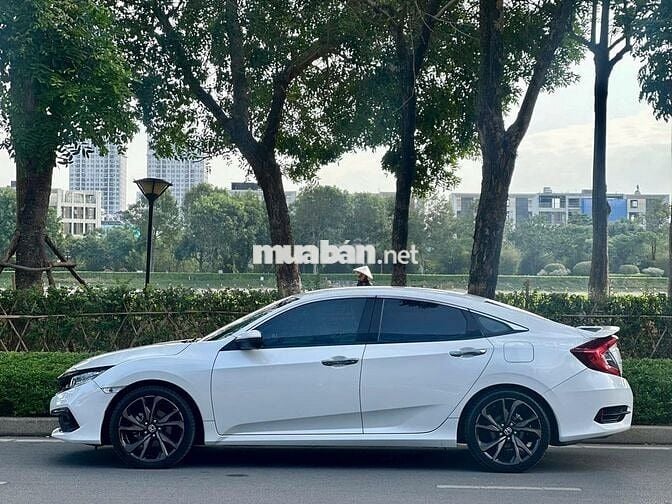 Honda Civic 2020 RS 1.5 AT mới đẹp