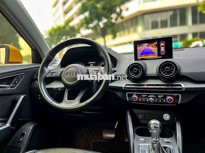 Xe Audi Q2 1.4 TFSI model 2019 - 41000 km - Vàng