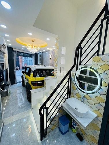 CHÍNH CHỦ BÁN NHÀ CĂN GÓC 2 MẶT HẺM XE TẢI TRÁNH NHAU ÔTÔ ĐỂ TRONG NHÀ