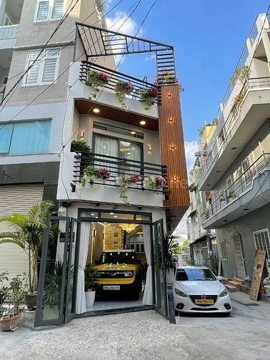 CHÍNH CHỦ BÁN NHÀ CĂN GÓC 2 MẶT HẺM XE TẢI TRÁNH NHAU ÔTÔ ĐỂ TRONG NHÀ
