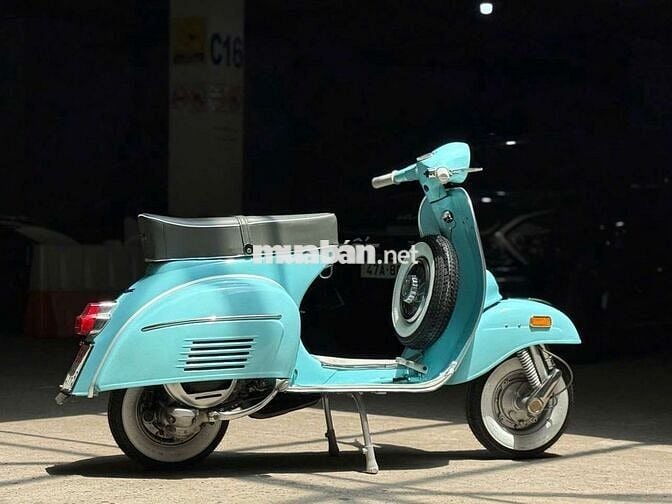 Vespa cổ Super 150 nguyên bản dọn lại đẹp