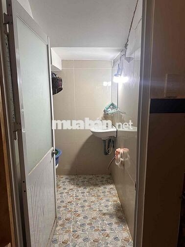Cho thuê nhà 5tr5  DT :4x12 (2pn 2wc) gần ngã 5 Vĩnh Lộc  Đường quách