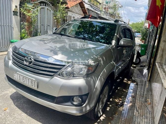 Nhà cần bán ôtô Fortuner V 388triệu