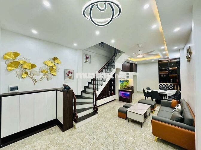 NHỈNH 11 TỶ SỞ HỮU NGAY NHÀ TRUNG TÂM  PHƯƠNG MAI