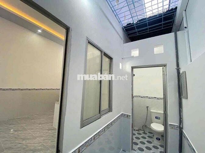 Nhà mới 100% 2 phòng hẻm Hoàng Quốc Việt