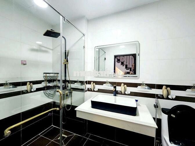 NHỈNH 11 TỶ SỞ HỮU NGAY NHÀ TRUNG TÂM  PHƯƠNG MAI