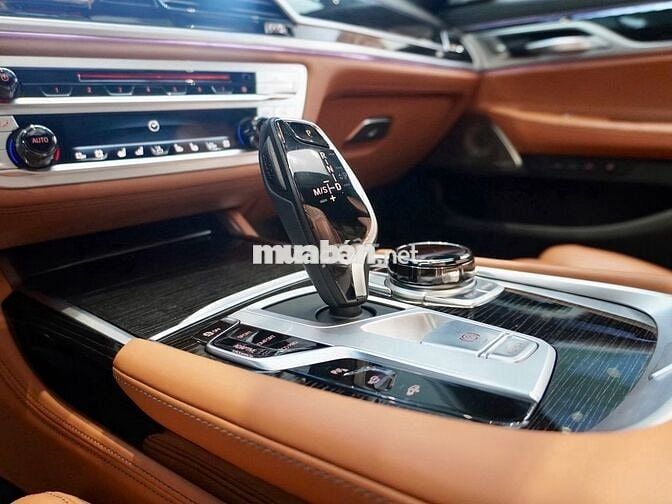 BMW 740i 2021 – Sedan hạng sang