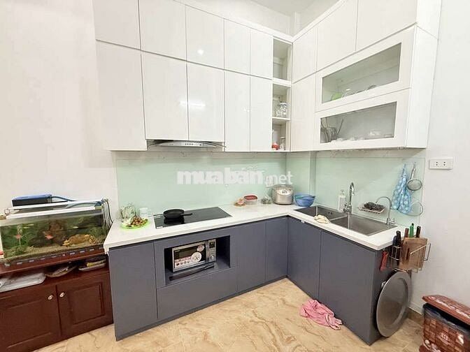 🏙 Bán nhà phố VIP Hào Nam – 30m ô tô, vài bước Ga Cát Linh