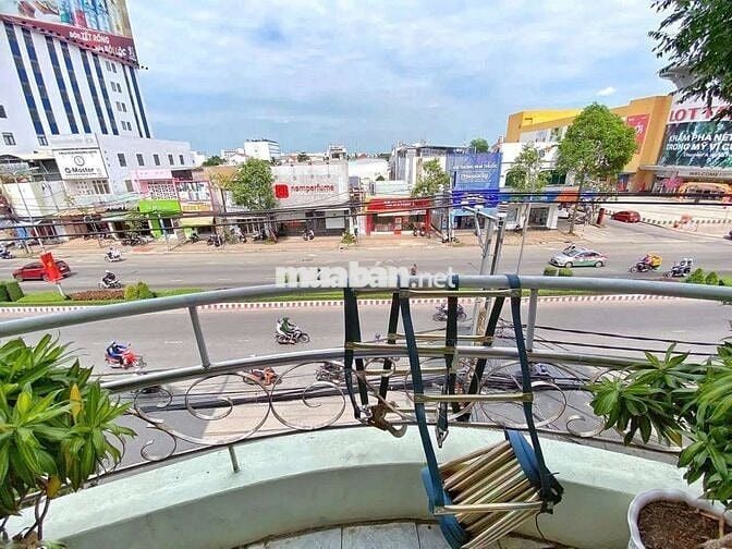 NHÀ RỘNG - MẶT TIỀN MẬU THÂN - XÉO LOTTE