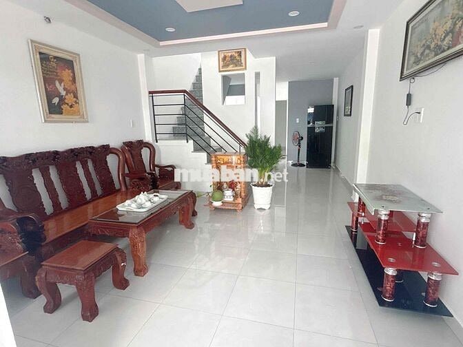Bán Nhà Sổ Riêng Hoàn Công 1 trệt 1 lầu 3pn 2wc Full nội thất