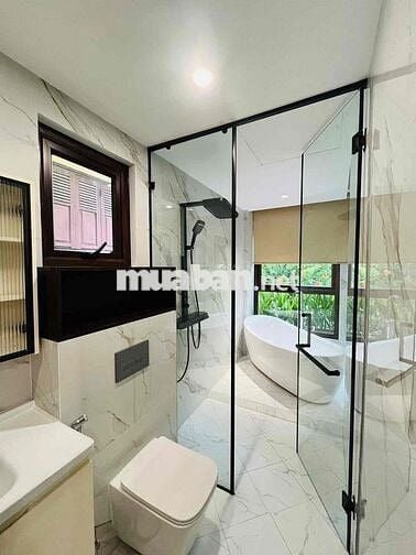 SIÊU PHẨM! Vip Cầu Giấy, ô tô, thang máy, lô góc, gần phố, ngõ thông