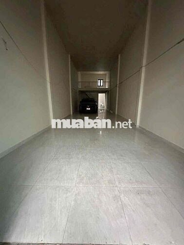 nhà 4,5x23m trống suốt có gác lửng, có sẵn điện 3pha hẻm xe tải
