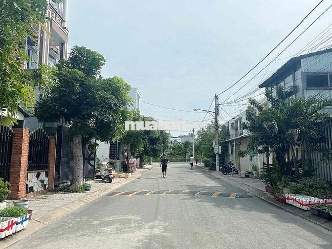 Bán Nhà Sổ Riêng Hoàn Công 1 trệt 1 lầu 3pn 2wc Full nội thất