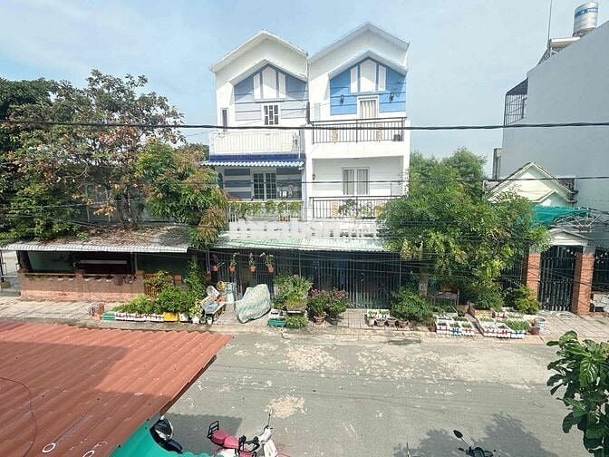 Bán Nhà Sổ Riêng Hoàn Công 1 trệt 1 lầu 3pn 2wc Full nội thất