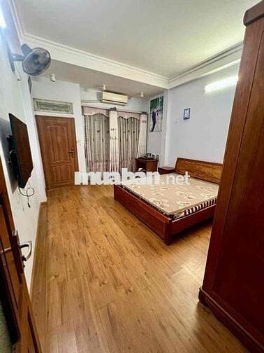 BÁN NHÀ CẦU GIẤY 70m x 3 tầng x mt 6m - GIÁ : 23tỷ - PHÂN LÔ - OTO