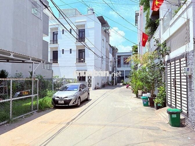 Bán 60,7m2 thổ cư ngay đường 22 phạm văn đồng, linh đông. SRXD, GPXD