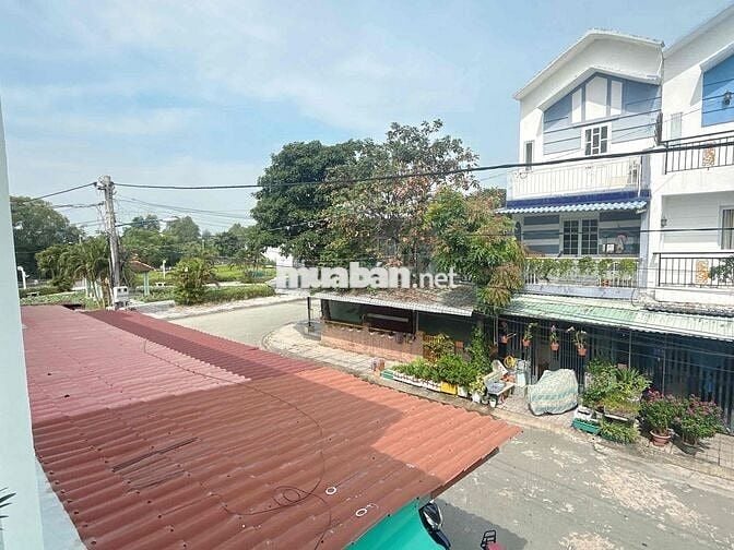 Bán Nhà Sổ Riêng Hoàn Công 1 trệt 1 lầu 3pn 2wc Full nội thất
