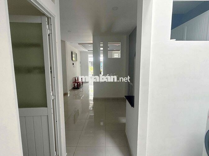 Bán Nhà Sổ Riêng Hoàn Công 1 trệt 1 lầu 3pn 2wc Full nội thất