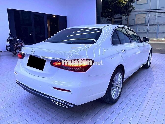 E200 Exclusive V1 - 9000 km Chính Hãng