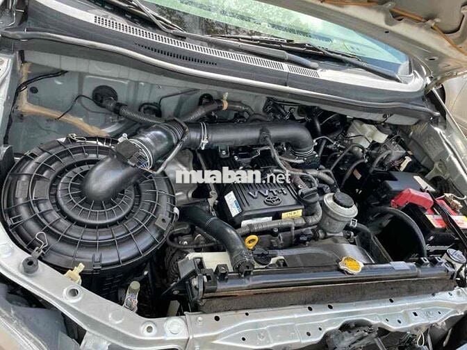 Toyota Innova 2015 2.0E - 100000 km