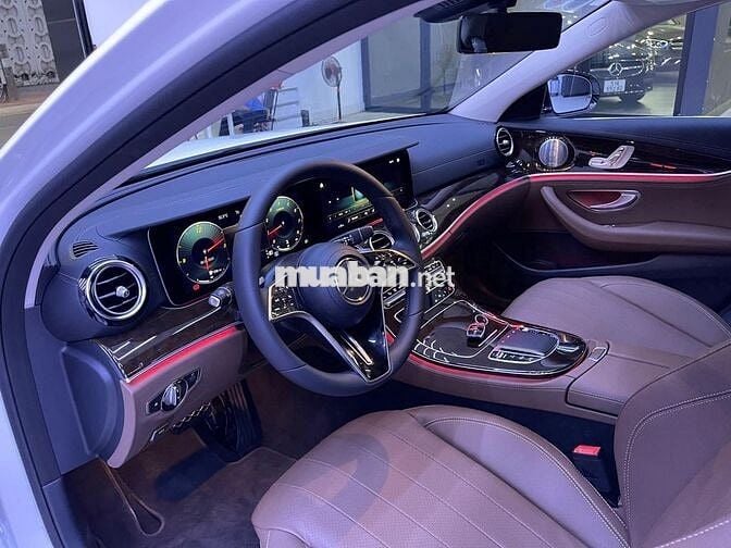E200 Exclusive V1 - 9000 km Chính Hãng