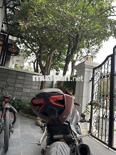 Yamaha R1 cá mập đời 201x pass gấp giá rẻ