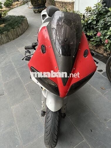 Yamaha R1 cá mập đời 201x pass gấp giá rẻ