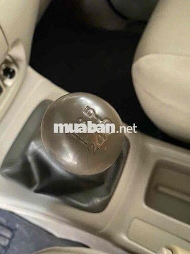 Toyota Innova 2015 2.0E - 100000 km