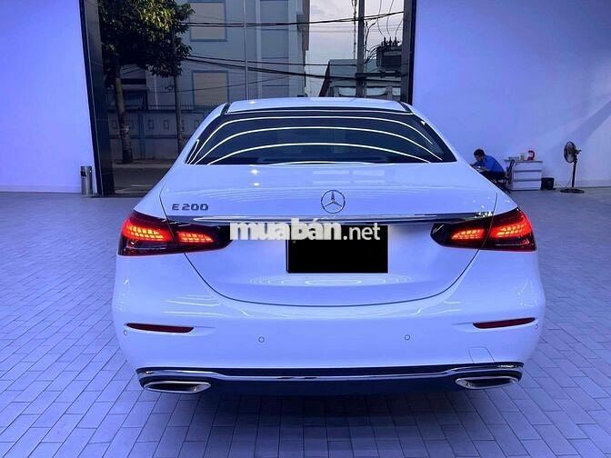 E200 Exclusive V1 - 9000 km Chính Hãng