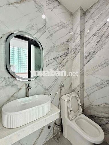Chú Sang cần bán nhà đường Phạm Văn Hai, Tân Bình. Giá 5Tỷ750/ 58,8m2.