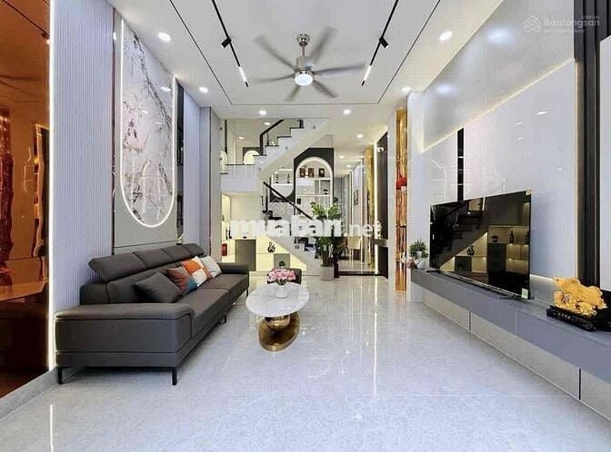Chú Sang cần bán nhà đường Phạm Văn Hai, Tân Bình. Giá 5Tỷ750/ 58,8m2.