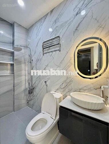 Chú Sang cần bán nhà đường Phạm Văn Hai, Tân Bình. Giá 5Tỷ750/ 58,8m2.