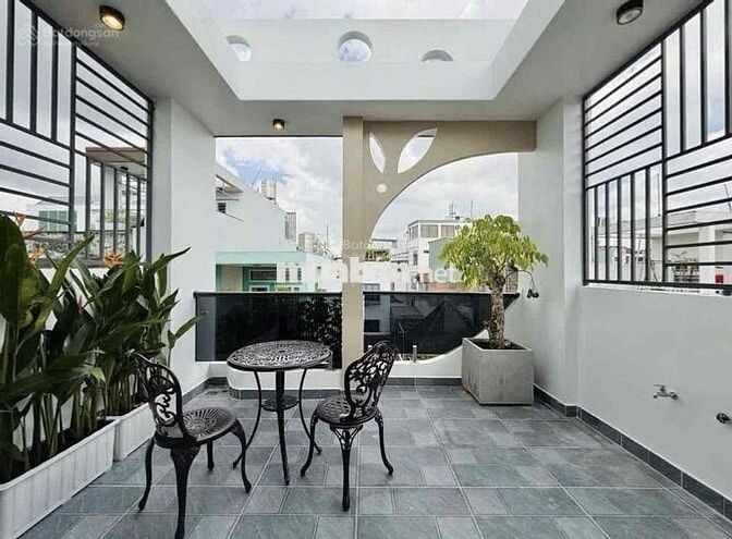 Chú Sang cần bán nhà đường Phạm Văn Hai, Tân Bình. Giá 5Tỷ750/ 58,8m2.